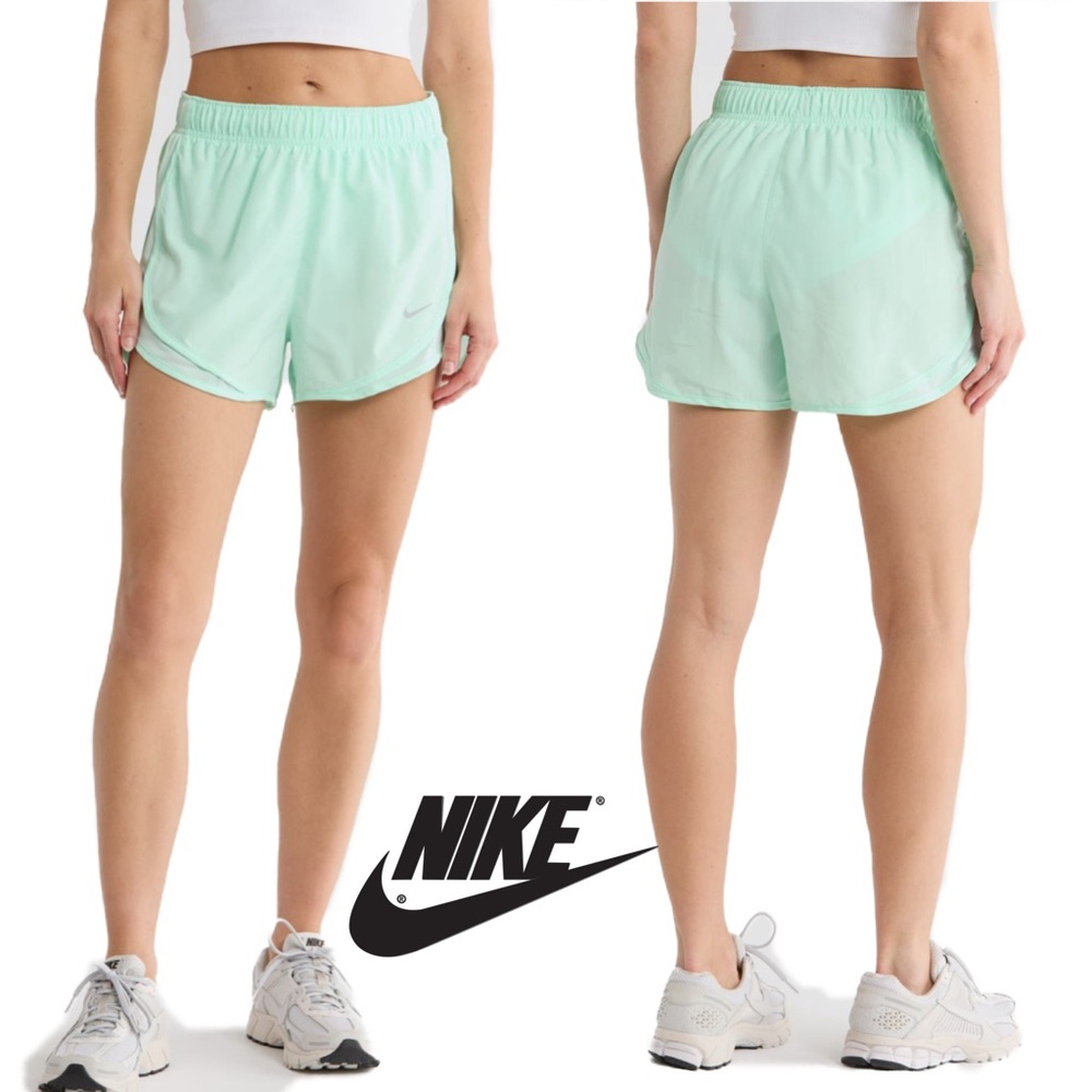 NWT - NIKE Tempo Dri-FIT Mid-Rise 3-Inch Running Shorts size S